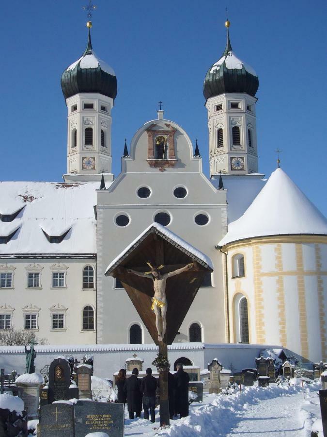Kloster Benediktbeuern - Gaestehaus Der Salesianer Don Bosco Exterior photo